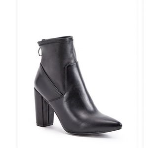Stylish and simple booties that’s super comfortabl